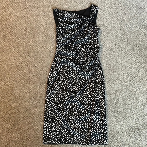 Maggy London Dresses & Skirts - Womens Maggy London dress.